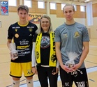 Tiikerit vs Hurmos ottelun palkitut, Tiikerit: Tatu Venetjoki, Hurmos: Tatu Hakkarainen. Palkinnot jakoi kunnanjohtaja: Tiina Pelkonen.