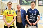 Ottelun parhaat pelaajat palkitsi Otteluisäntä: KESKISUOMALAINEN, Kuluttajamyynnin johtaja Erkki Ekonen.