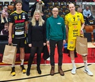 Ottelun palkitut Aapo Huhtamäki, KyKy-Betset, Eetu Häyrinen, Hurrikaani Loimaa.
