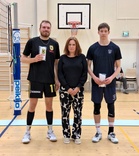Ottelun palkitut KyKy-Betset: David Jannesson, AC Oulu Volley: Kaapo Vanhatupa. Palkinnot jakoi KyKyn hallituksen jäsen Reetta Paananen.