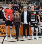 Ottelun palkitut Veeti Nikkinen, Raision Loimu, Aivars Petrusevics, KyKy-Betset.