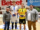 Ottelun palkitut Aaro Paananen, Akaa-Volley, Petteri Härkönen, KyKy-Betset.